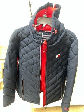 Tommy Hilfiger Navy Puffer Jacket with Red Logo